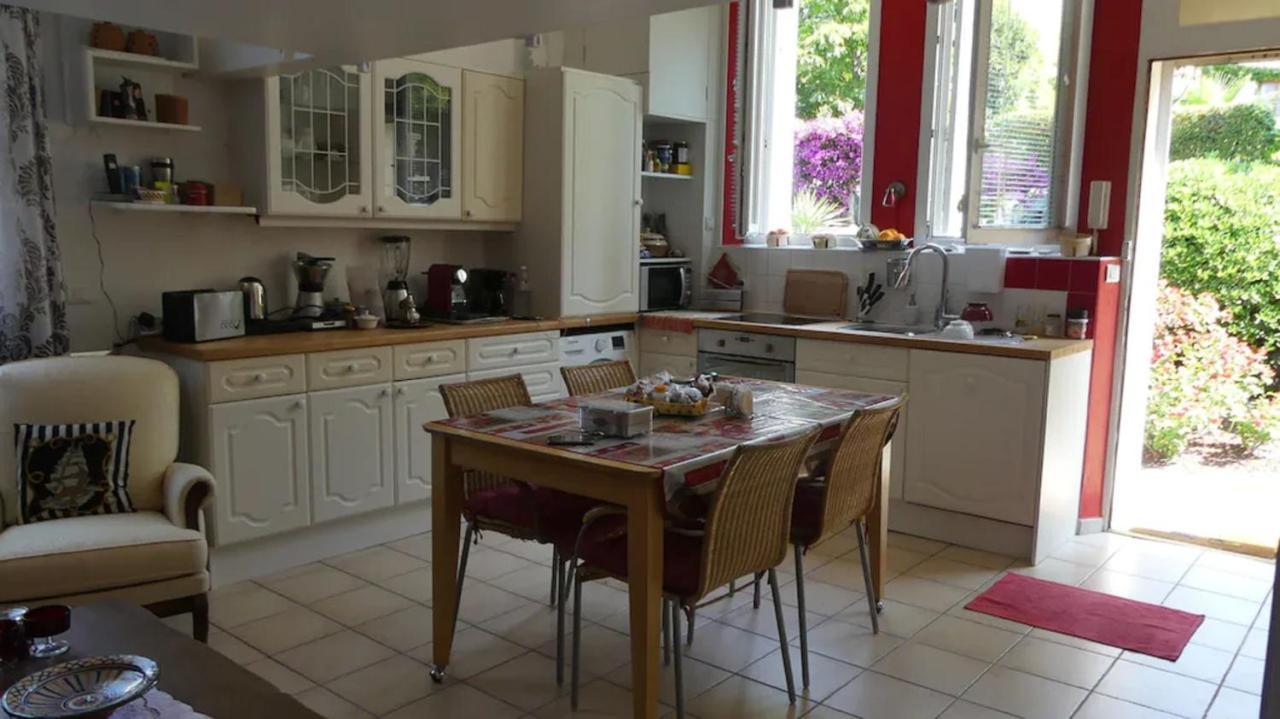 Charmant Appartement Dans Villa Avec Parc คานส์ ภายนอก รูปภาพ